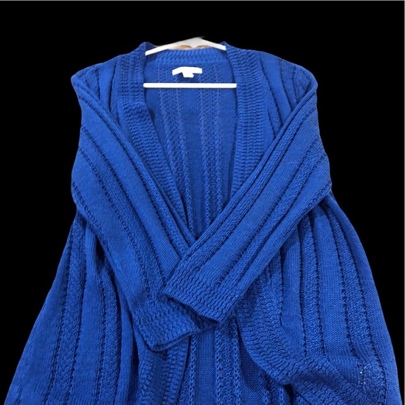 Beautiful Sapphire Blue Sweater - Picture 2 of 3